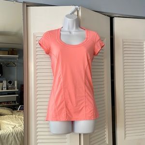 Zelle workout top